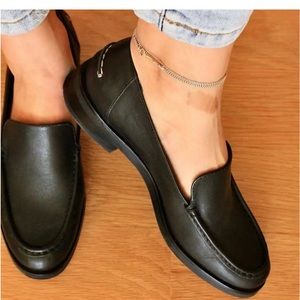 Everlane Modern Loafer, Italian leather, like new